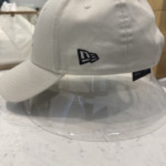 Saint Laurent Cream Baseball Cap with Black-Outlined Logo - Picture 2 of 4